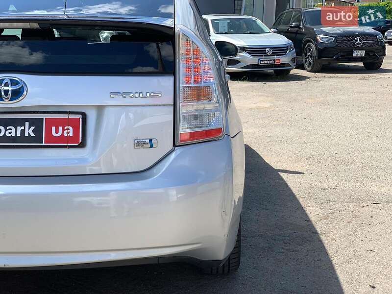 Хэтчбек Toyota Prius 2010 в Виннице