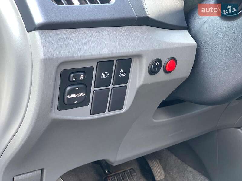 Хэтчбек Toyota Prius 2010 в Виннице