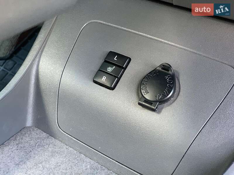 Хэтчбек Toyota Prius 2010 в Виннице