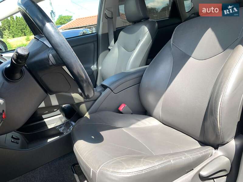 Хэтчбек Toyota Prius 2010 в Виннице