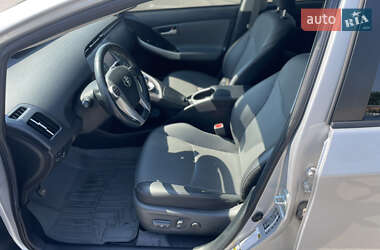 Хэтчбек Toyota Prius 2014 в 