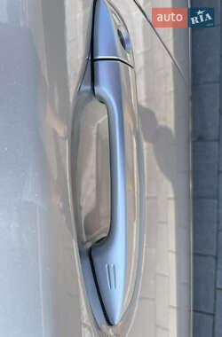 Хэтчбек Toyota Prius 2014 в 