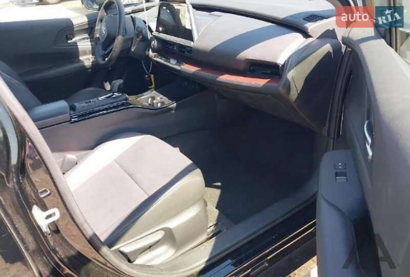 Хэтчбек Toyota Prius 2024 в Киеве фото 3 Хэтчбек Toyota Prius 2024 в Киеве