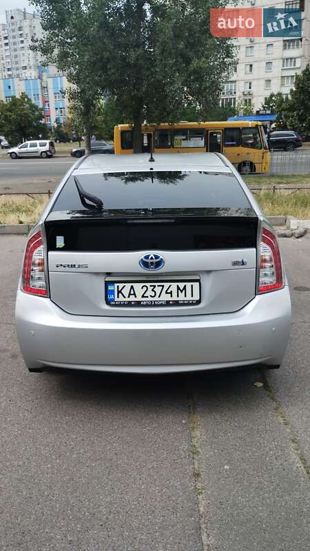 Хетчбек Toyota Prius 2014 в Києві