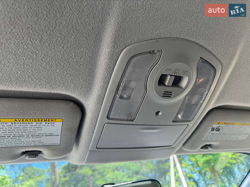 Хэтчбек Toyota Prius 2014 в Львове