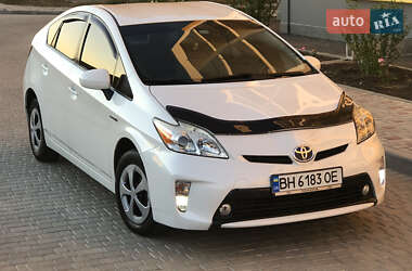 Хэтчбек Toyota Prius 2012 в 