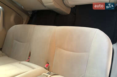 Хэтчбек Toyota Prius 2012 в 