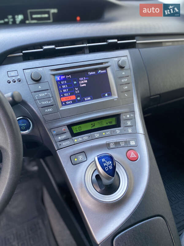 Хэтчбек Toyota Prius 2015 в Одессе