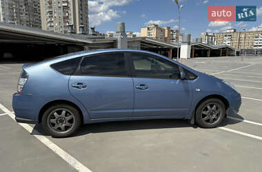 Хетчбек Toyota Prius 2005 в 