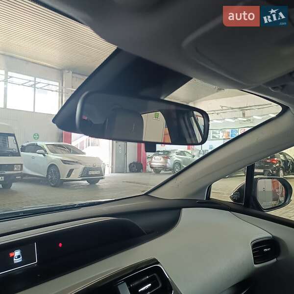 Хетчбек Toyota Prius 2022 в Дніпрі