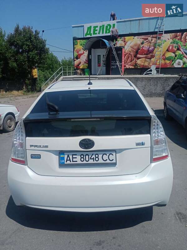 Хэтчбек Toyota Prius 2013 в Днепре