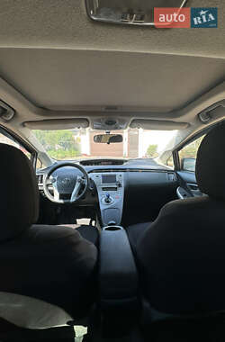 Хэтчбек Toyota Prius 2013 в 
