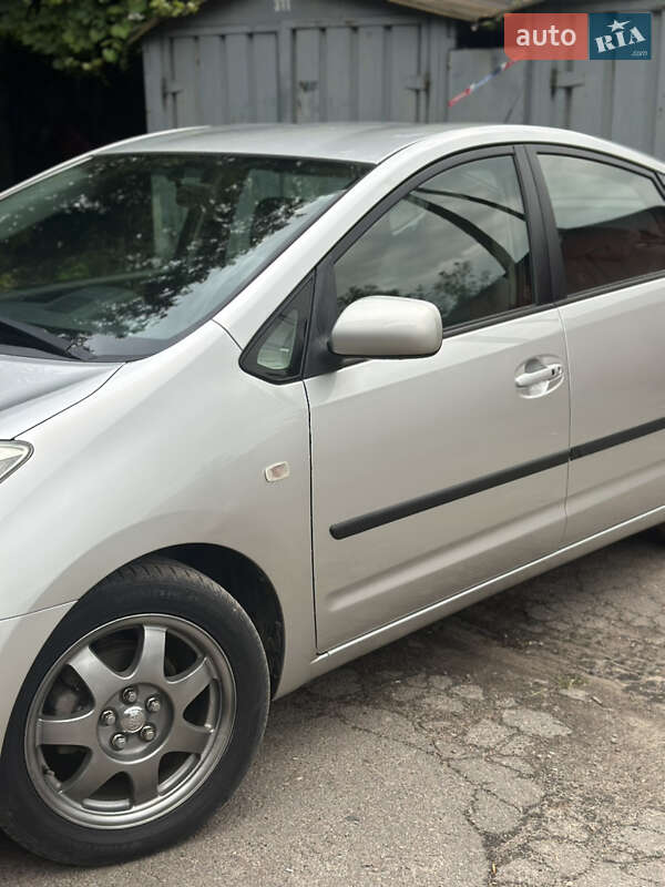 Хетчбек Toyota Prius 2005 в Луцьку
