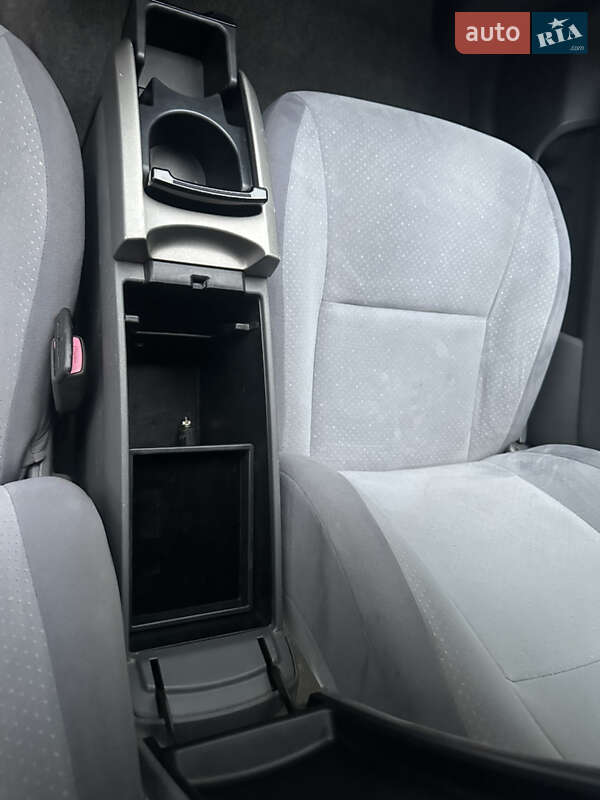 Хетчбек Toyota Prius 2005 в Луцьку