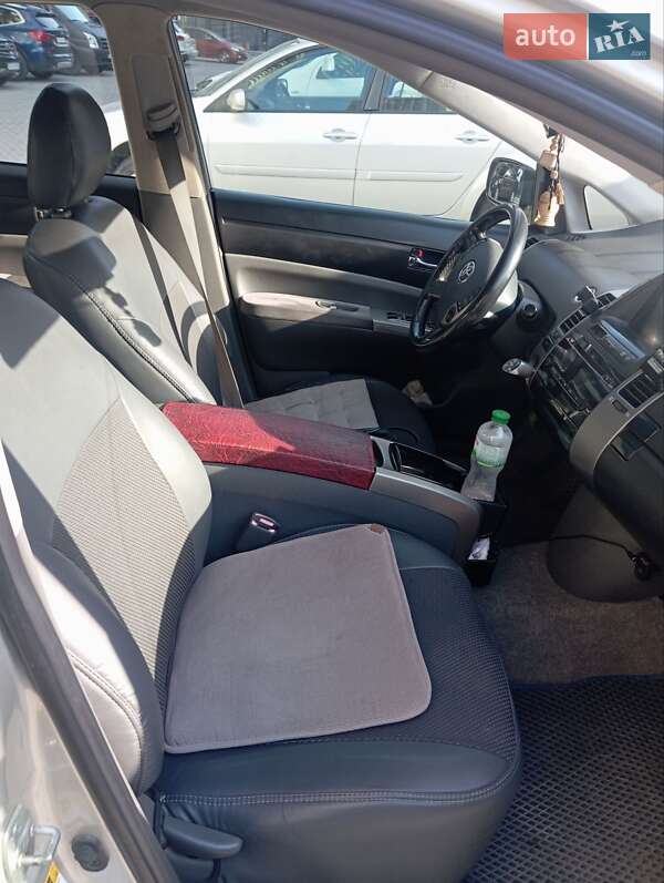 Хетчбек Toyota Prius 2004 в Барвінковому