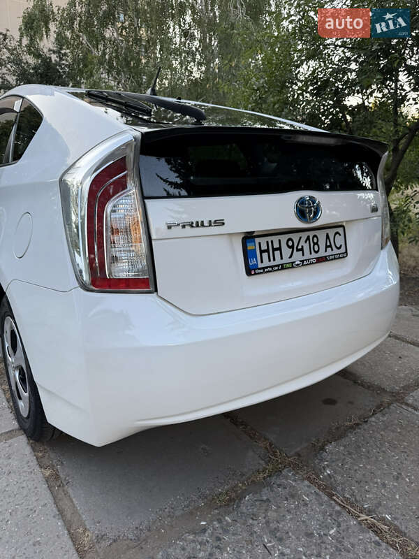 Хэтчбек Toyota Prius 2014 в Одессе