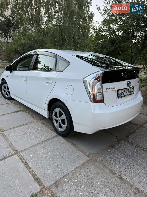 Хэтчбек Toyota Prius 2014 в Одессе