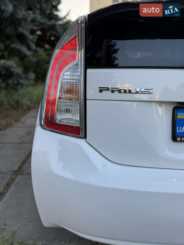 Хэтчбек Toyota Prius 2014 в Одессе
