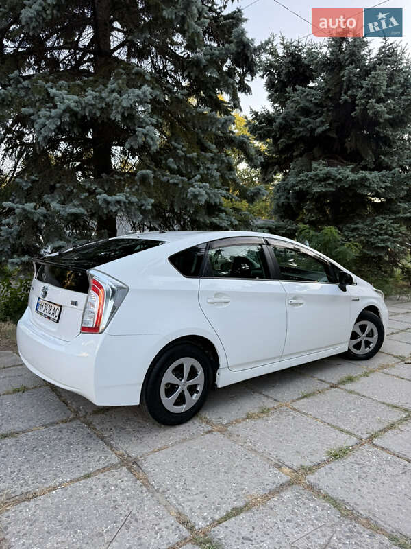 Хэтчбек Toyota Prius 2014 в Одессе