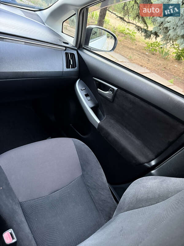 Хэтчбек Toyota Prius 2014 в Одессе