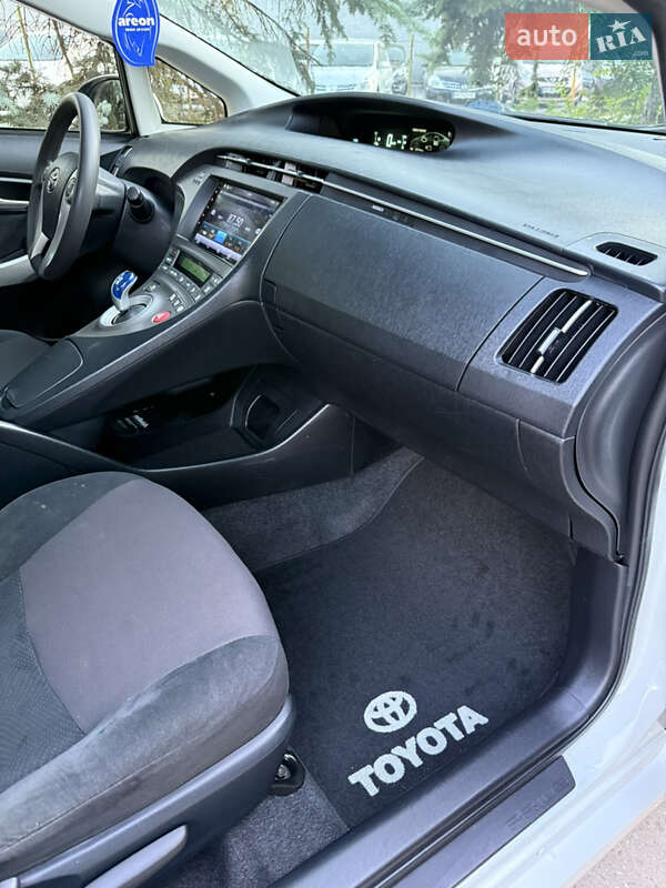 Хэтчбек Toyota Prius 2014 в Одессе