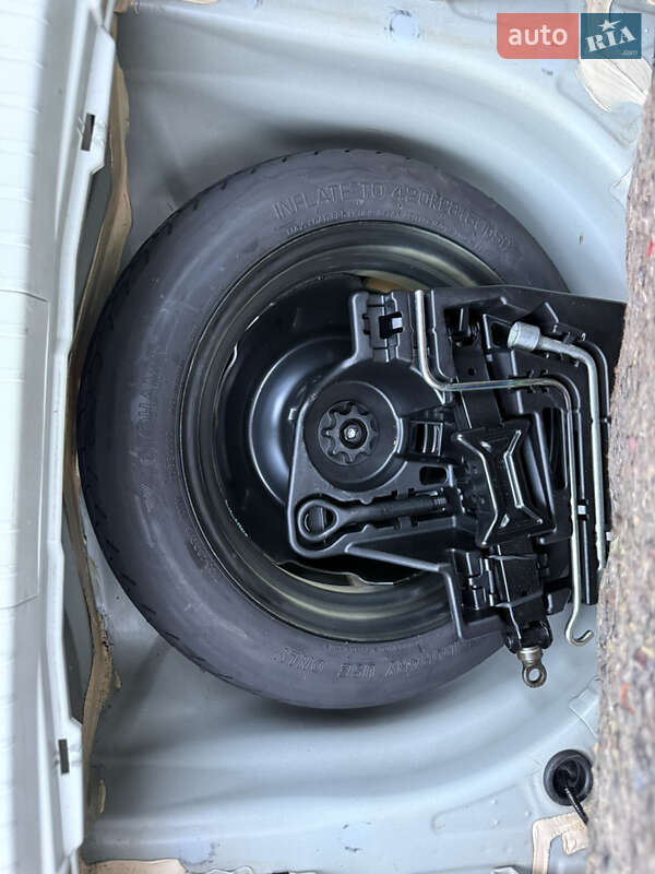 Хэтчбек Toyota Prius 2014 в Одессе