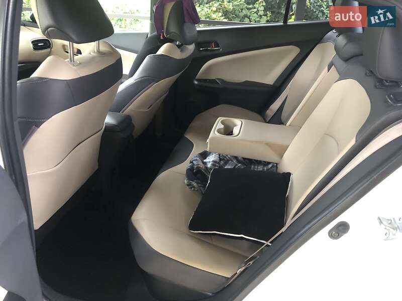 Хэтчбек Toyota Prius 2018 в Ровно фото 32 Хэтчбек Toyota Prius 2018 в Ровно