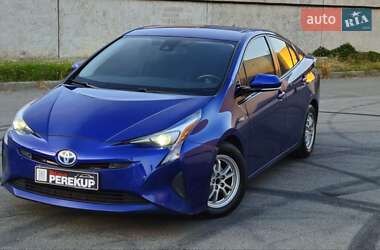 Хэтчбек Toyota Prius 2018 в 