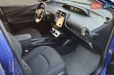 Хэтчбек Toyota Prius 2018 в 