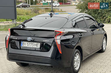 Хэтчбек Toyota Prius 2016 в 
