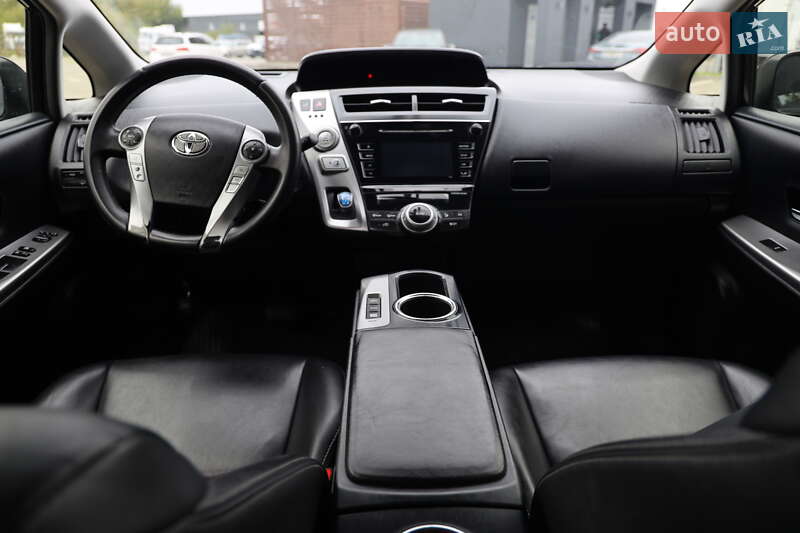 Хетчбек Toyota Prius 2016 в Луцьку