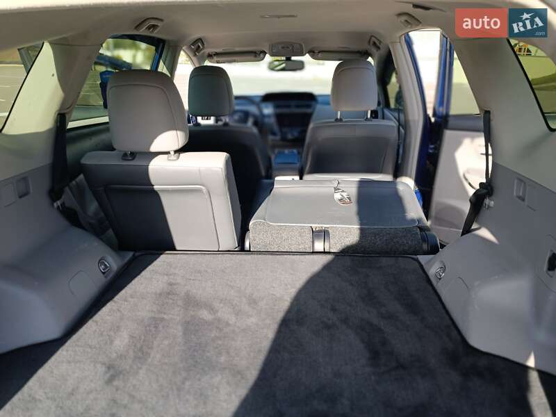 Хетчбек Toyota Prius 2015 в Києві