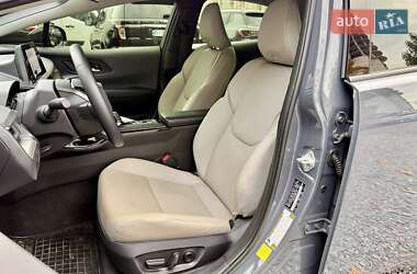 Хэтчбек Toyota Prius 2024 в 