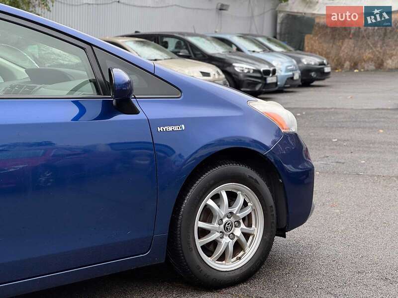 Хетчбек Toyota Prius 2012 в Києві фото 14 Хетчбек Toyota Prius 2012 в Києві