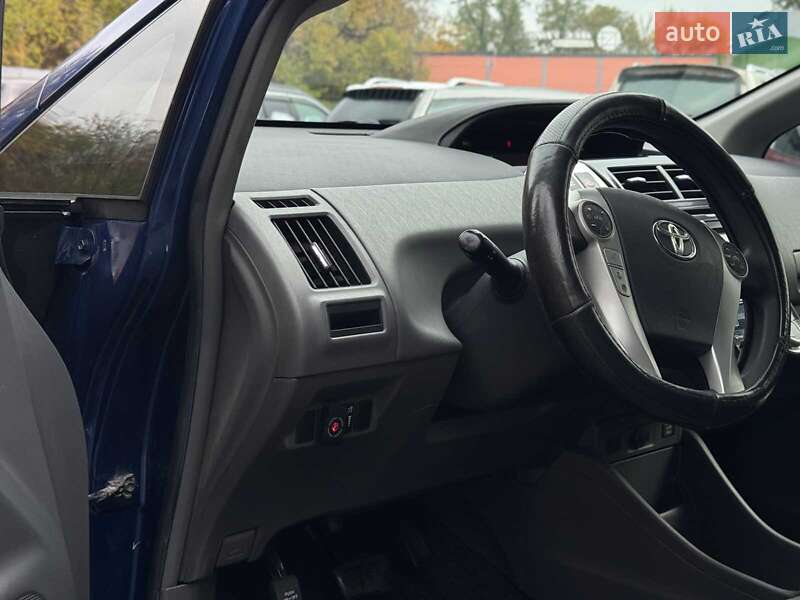 Хетчбек Toyota Prius 2012 в Києві фото 20 Хетчбек Toyota Prius 2012 в Києві