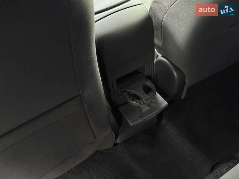 Хетчбек Toyota Prius 2012 в Києві фото 34 Хетчбек Toyota Prius 2012 в Києві