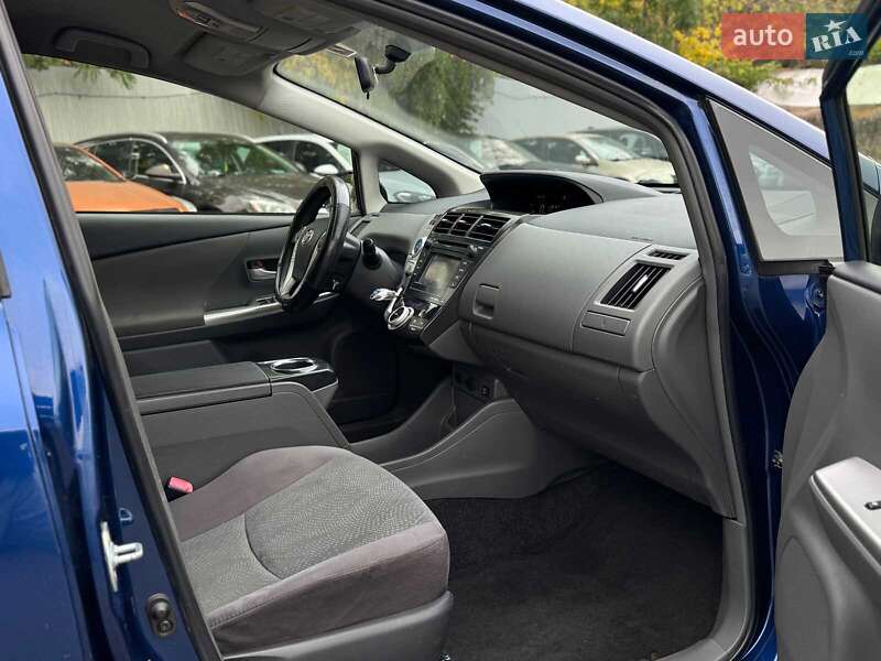 Хетчбек Toyota Prius 2012 в Києві фото 40 Хетчбек Toyota Prius 2012 в Києві