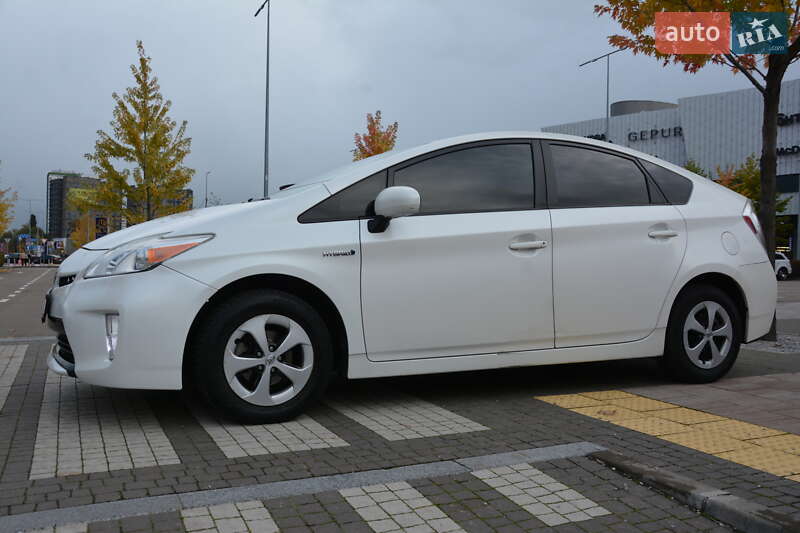 Хэтчбек Toyota Prius 2013 в Киеве