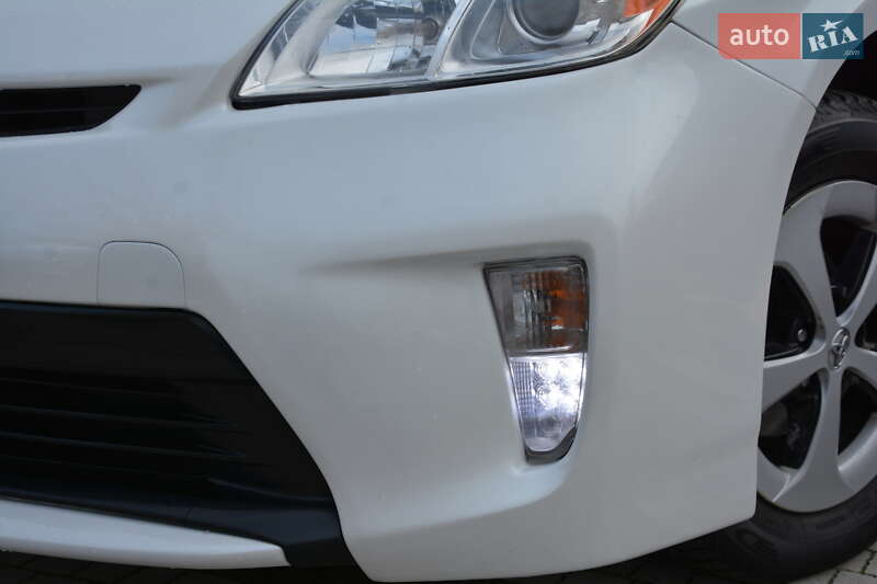 Хэтчбек Toyota Prius 2013 в Киеве