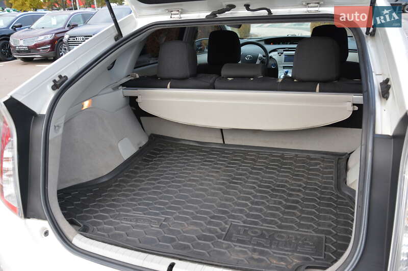 Хэтчбек Toyota Prius 2013 в Киеве