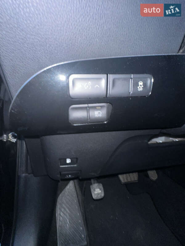 Хэтчбек Toyota Prius 2016 в Черновцах фото 31 Хэтчбек Toyota Prius 2016 в Черновцах