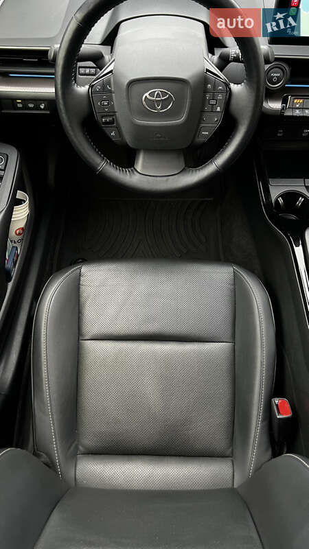 Хэтчбек Toyota Prius 2023 в Днепре