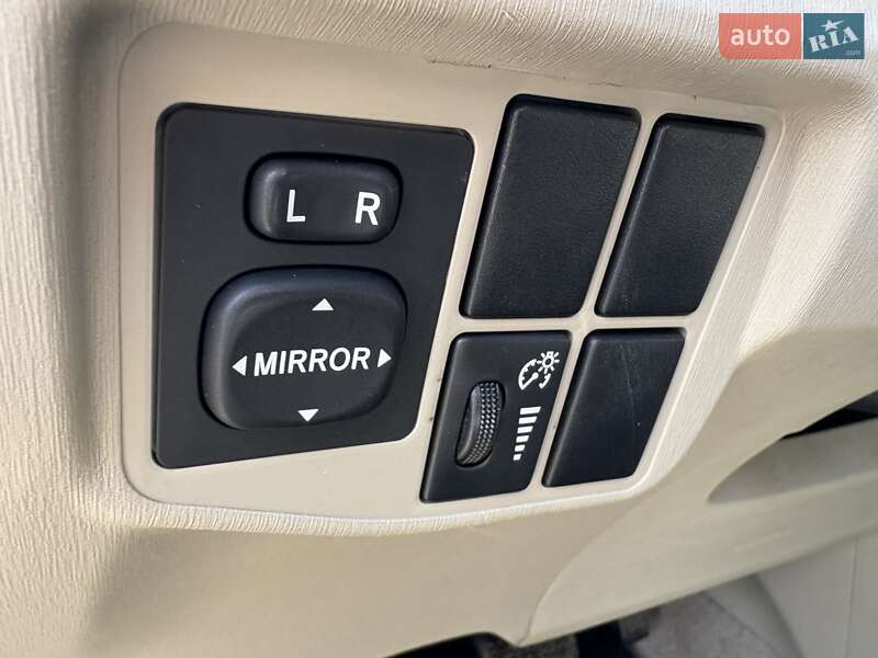 Хэтчбек Toyota Prius 2011 в Киеве фото 15 Хэтчбек Toyota Prius 2011 в Киеве