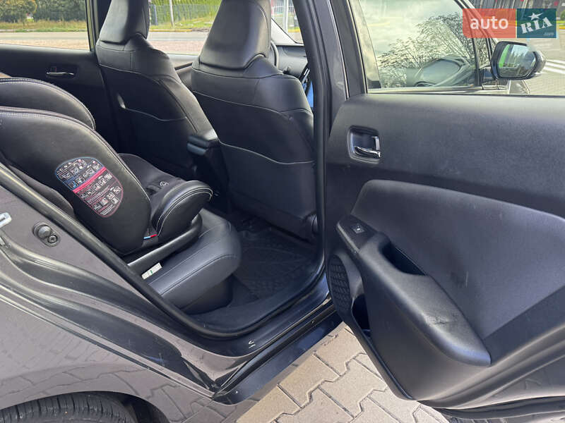 Хэтчбек Toyota Prius 2016 в Черкассах