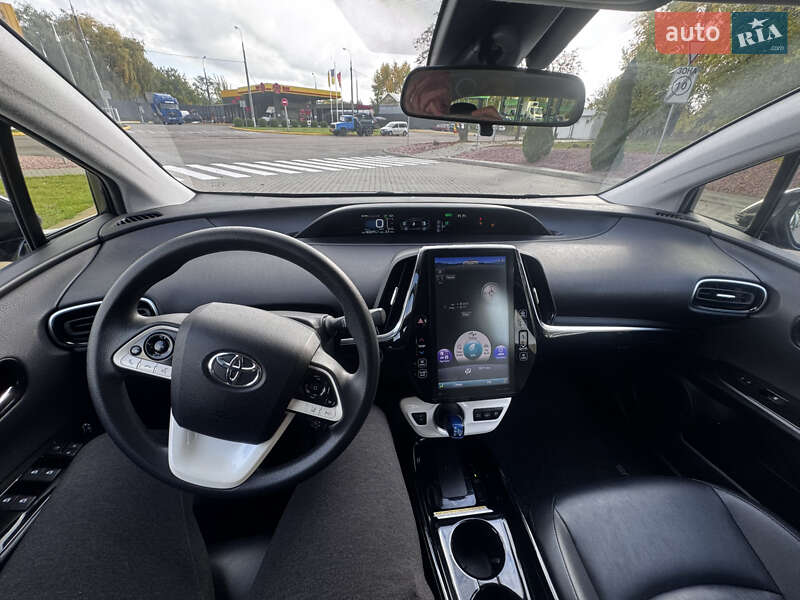 Хэтчбек Toyota Prius 2016 в Черкассах