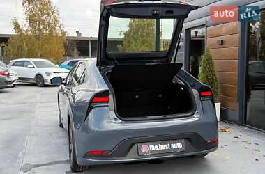 Хэтчбек Toyota Prius 2024 в 