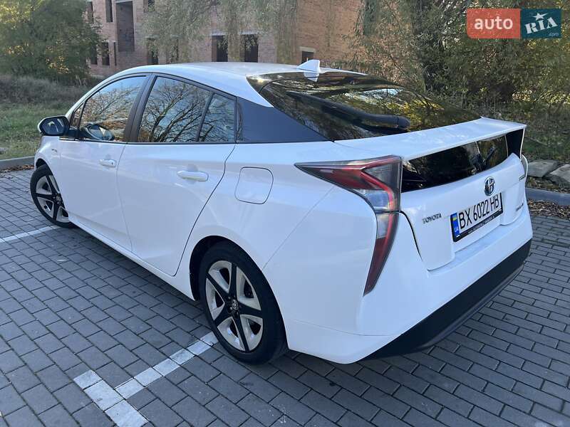 Хэтчбек Toyota Prius 2016 в Хмельницком фото 11 Хэтчбек Toyota Prius 2016 в Хмельницком