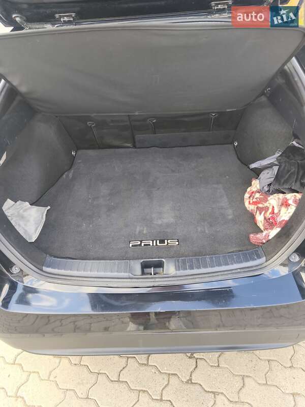 Хэтчбек Toyota Prius 2016 в Виннице