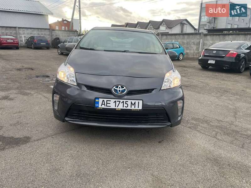 Хэтчбек Toyota Prius 2014 в Вишневом фото 2 Хэтчбек Toyota Prius 2014 в Вишневом