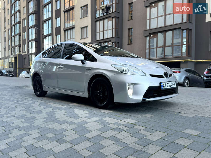 Хэтчбек Toyota Prius 2012 в Ивано-Франковске